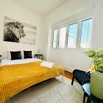 High Standard Centre Close To Attractions 호스텔 *